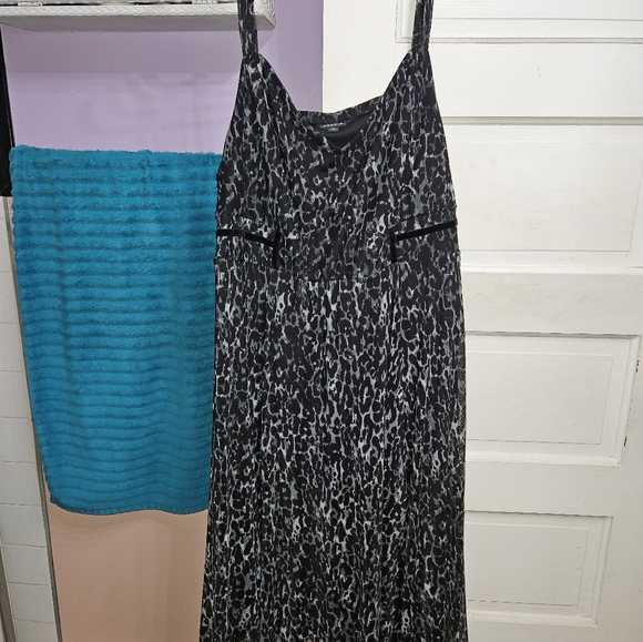 TORRID 3 Leopard print dress - Picture 2 of 7